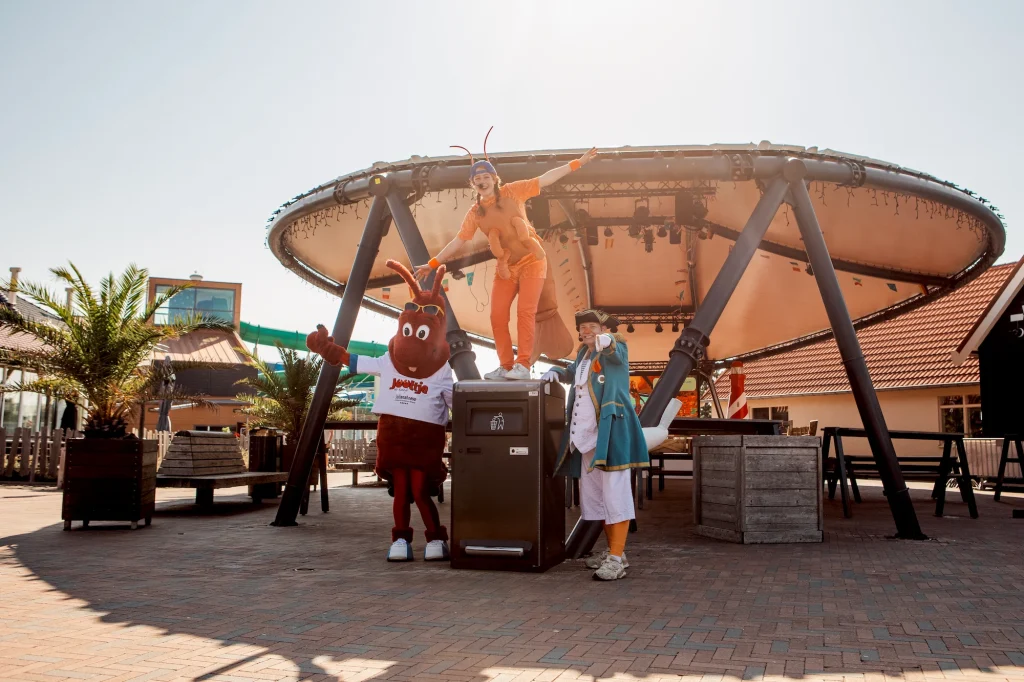Bigbelly Max bij Camping en Recreatiepark Julianahoeve en Strandpaviljoen Zuid Zuid West door TWS Benelux